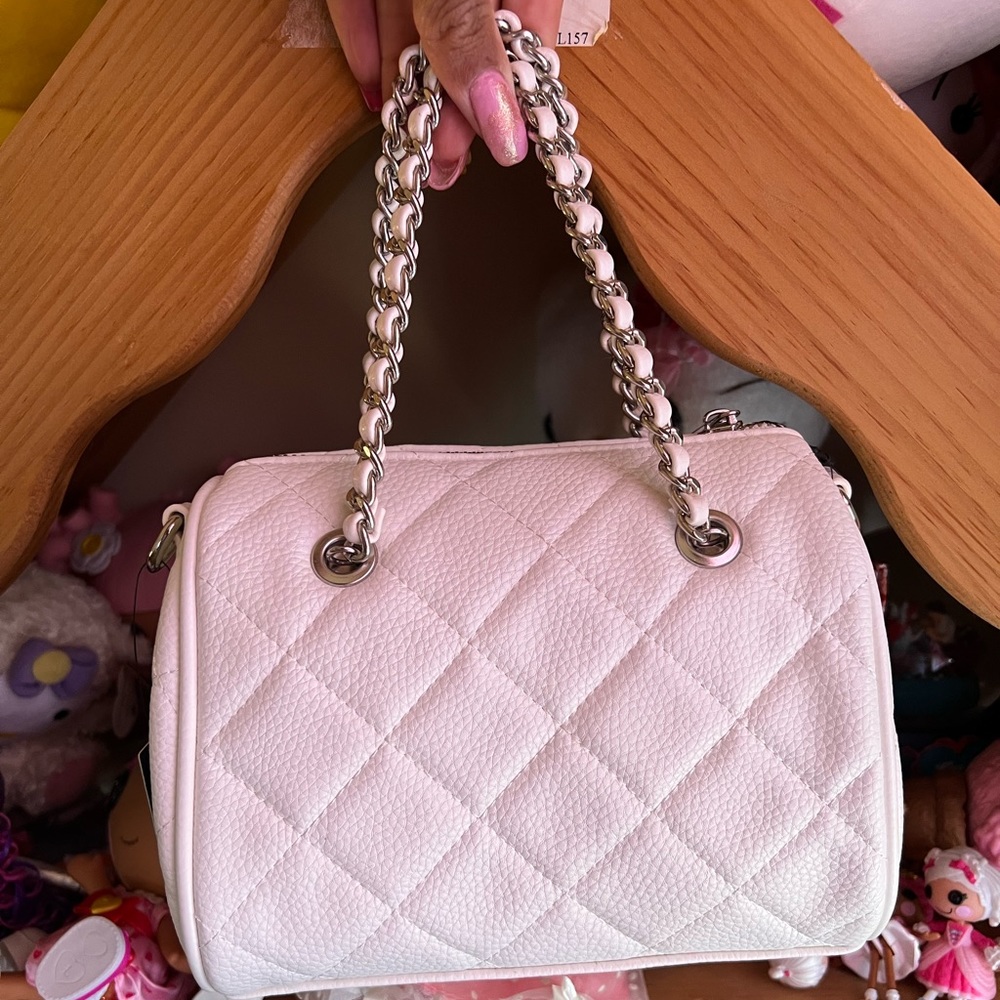 White Barrel small Duffel Quilted Bag Forever 21
